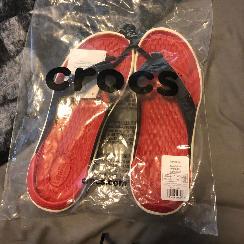 Crocs lite ride flip